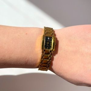Armitron NOW Women Watch Gold Stainless Steel Water Resist Black
Battery Quartz